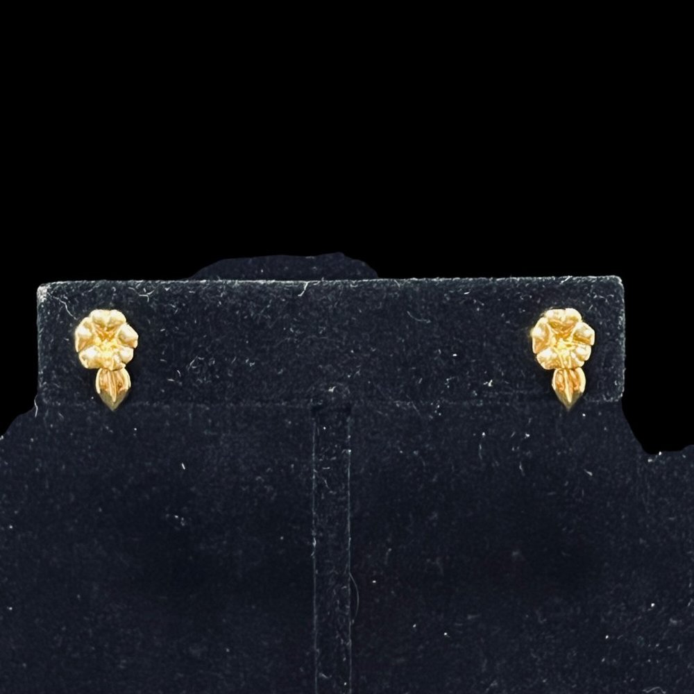 Lot of 6 Gold Tone Pierced Earrings (4660) - Picture 5 of 8